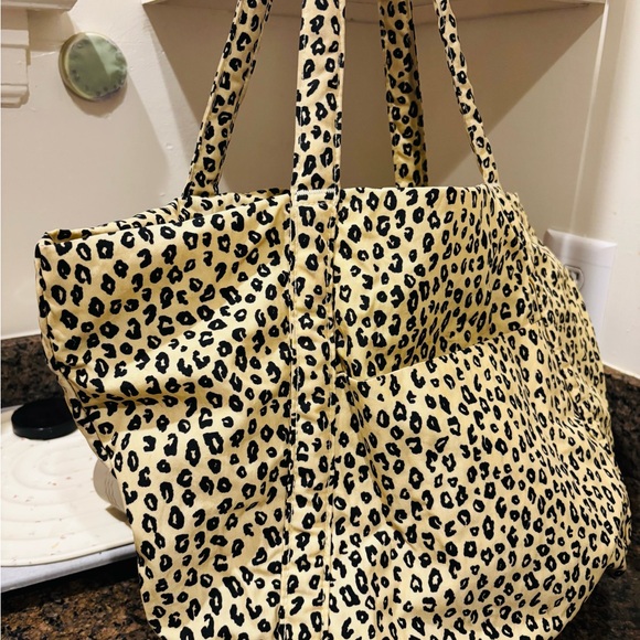 Leopard Print Pouch - Picture 2 of 3